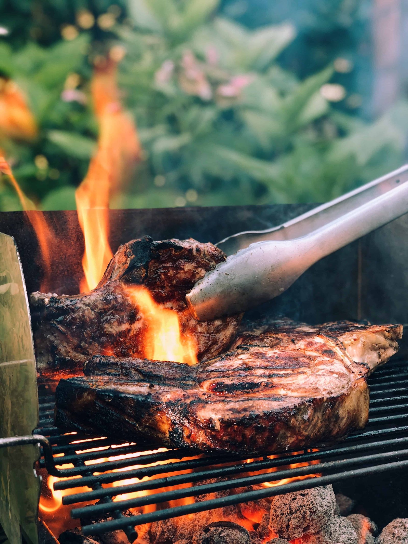 What is the Temperature to Cook Steak on Grill