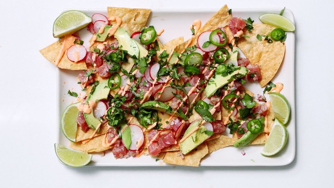 Yard house poke nachos