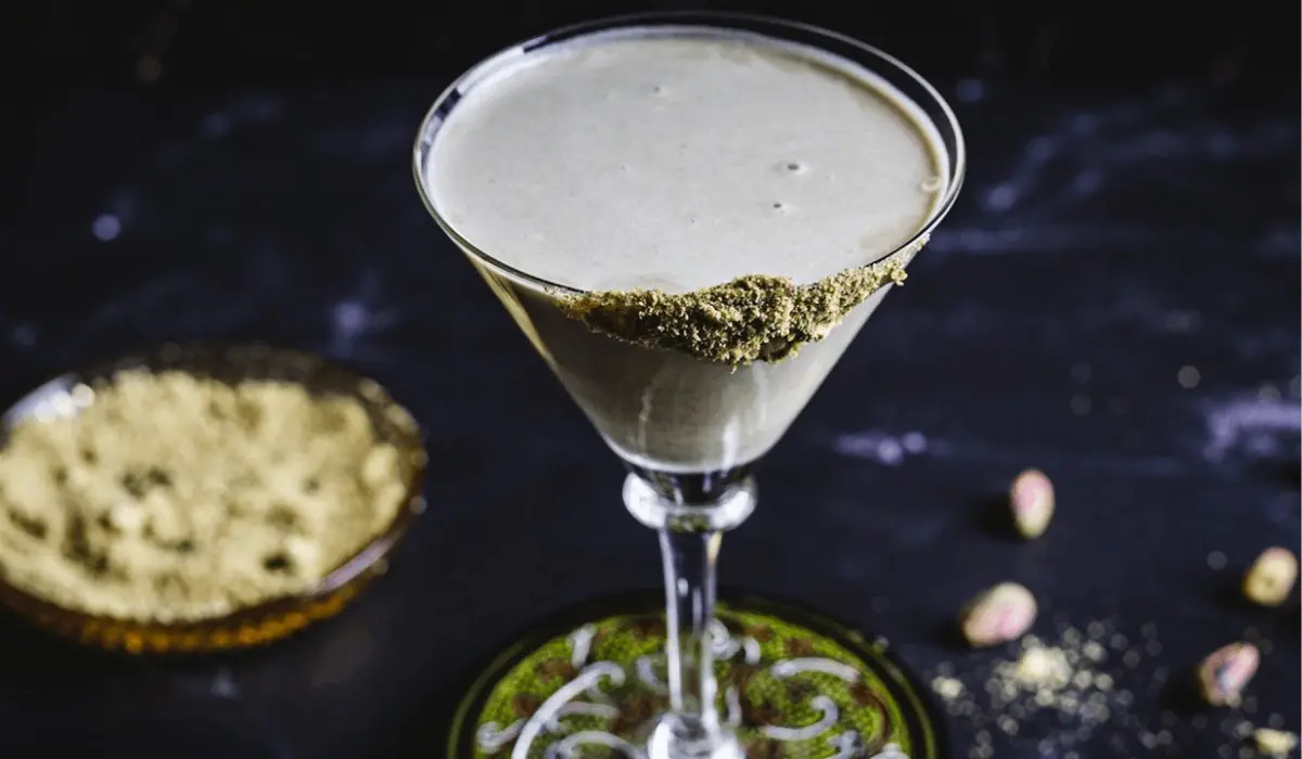 Recipe of pistachio martini with blue curacao