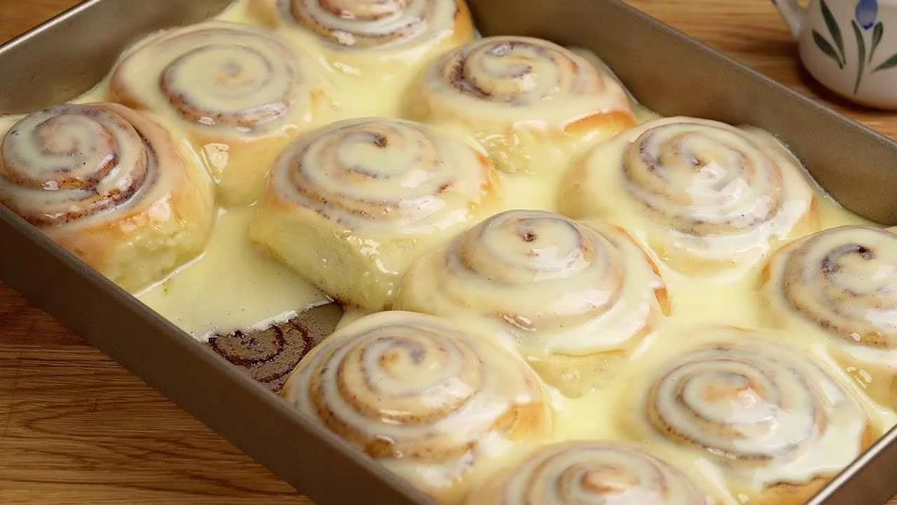 Cicis Cinnamon Roll